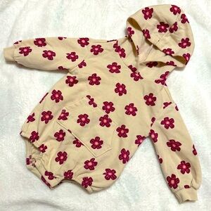 Hooded onesie 🌸🌸